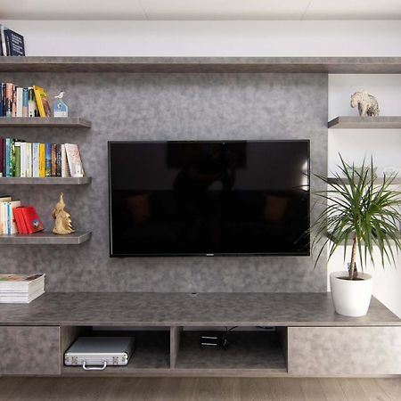 Luxury City Center Two Bedroom Apartment Close To Beach Varna Extérieur photo