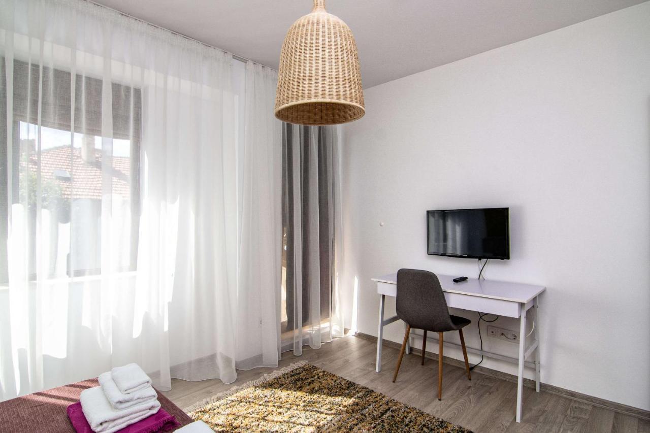Luxury City Center Two Bedroom Apartment Close To Beach Varna Extérieur photo