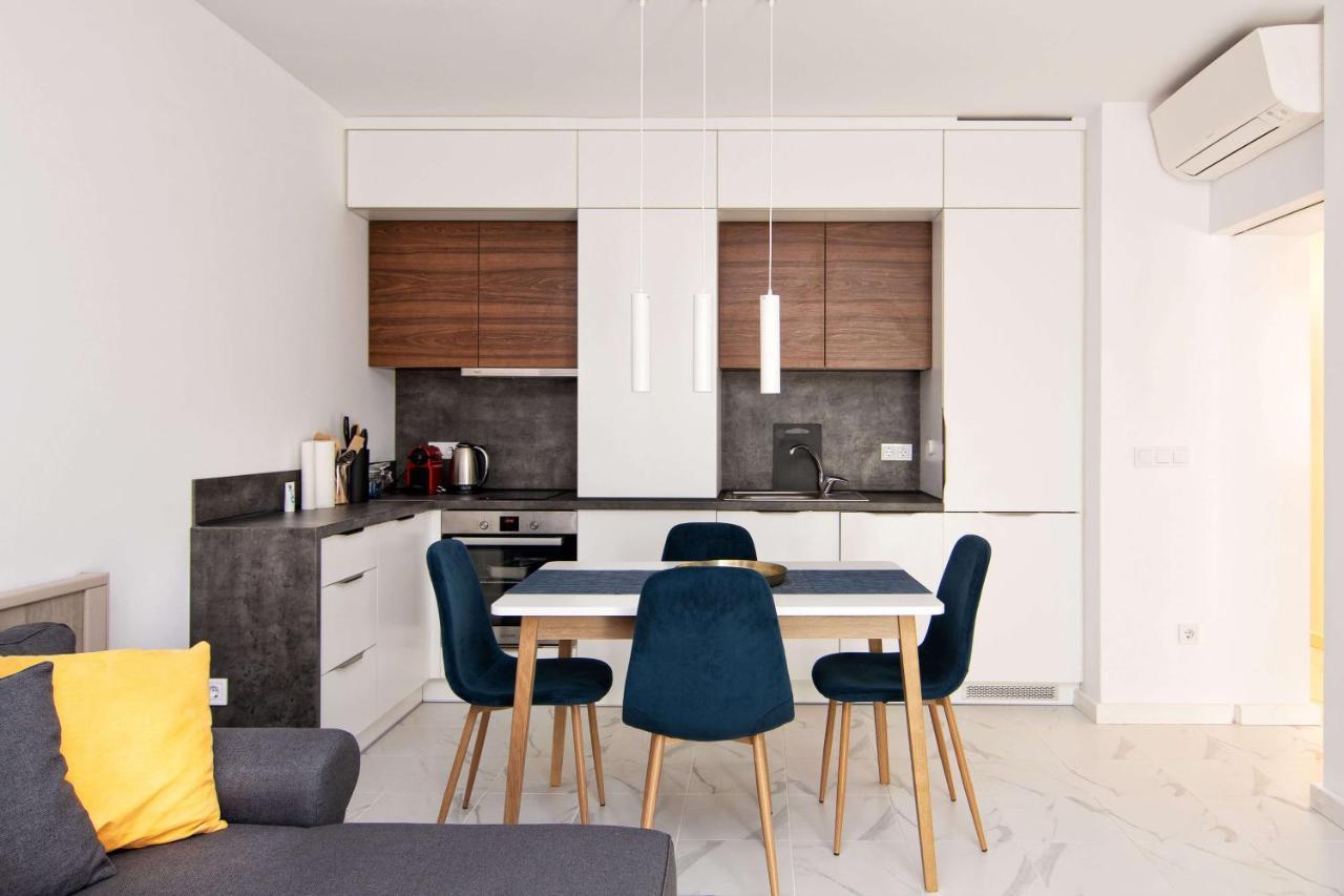 Luxury City Center Two Bedroom Apartment Close To Beach Varna Extérieur photo