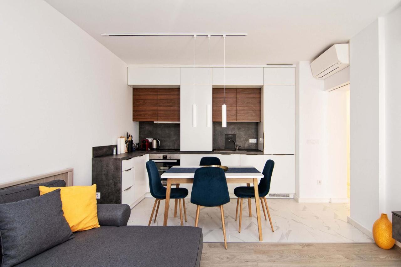 Luxury City Center Two Bedroom Apartment Close To Beach Varna Extérieur photo
